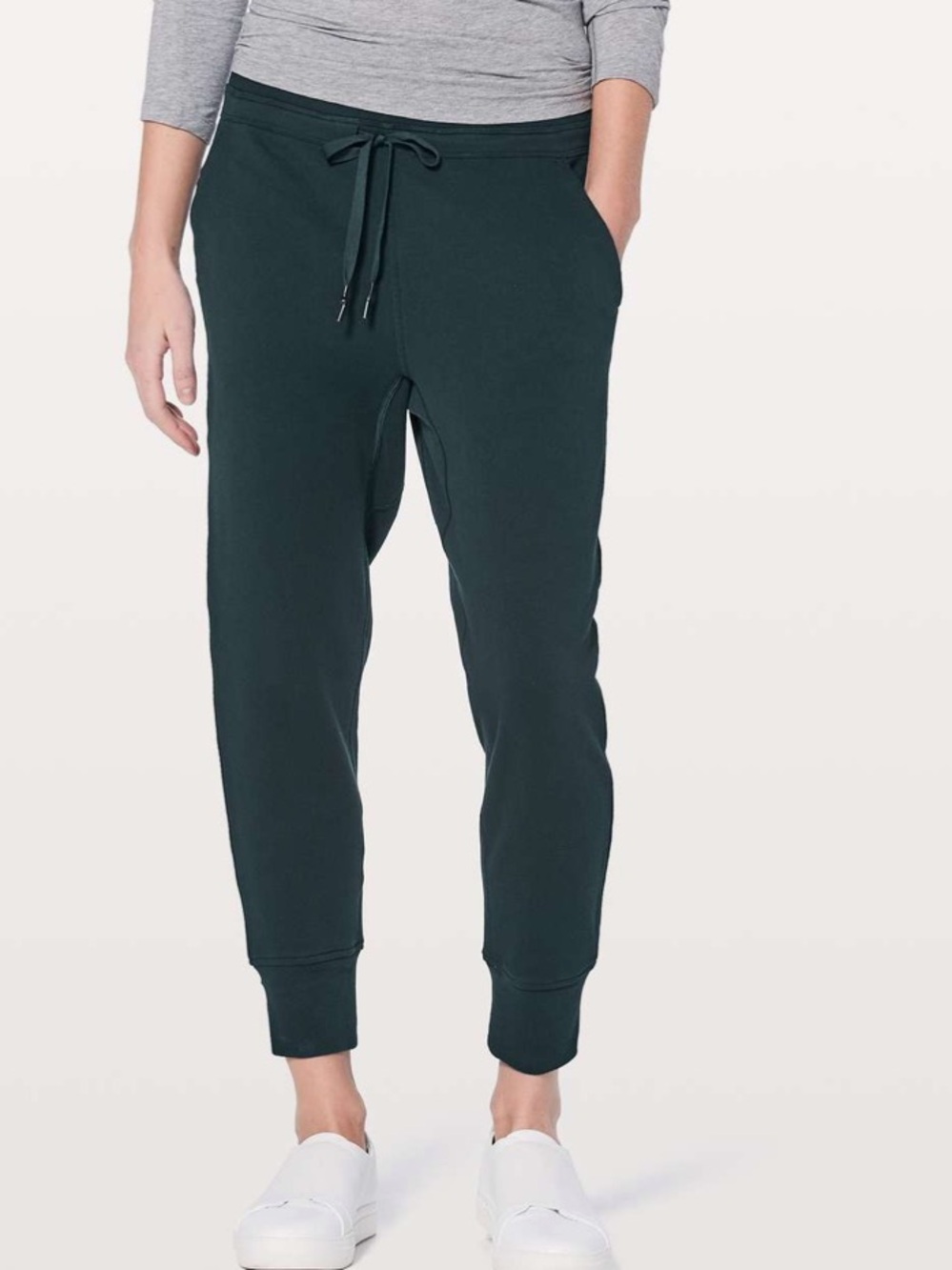 Lululemon Press Pause Jogger || 25.5"
Nocturnal Teal size 6